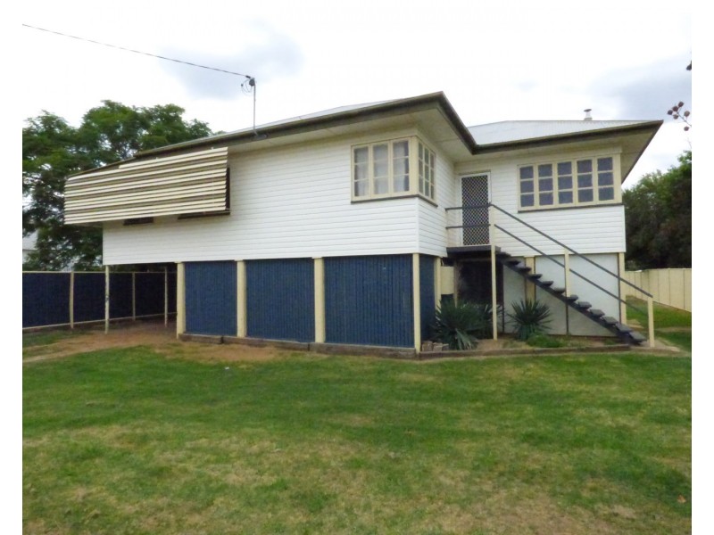 73 Scott Street, St George QLD 4487