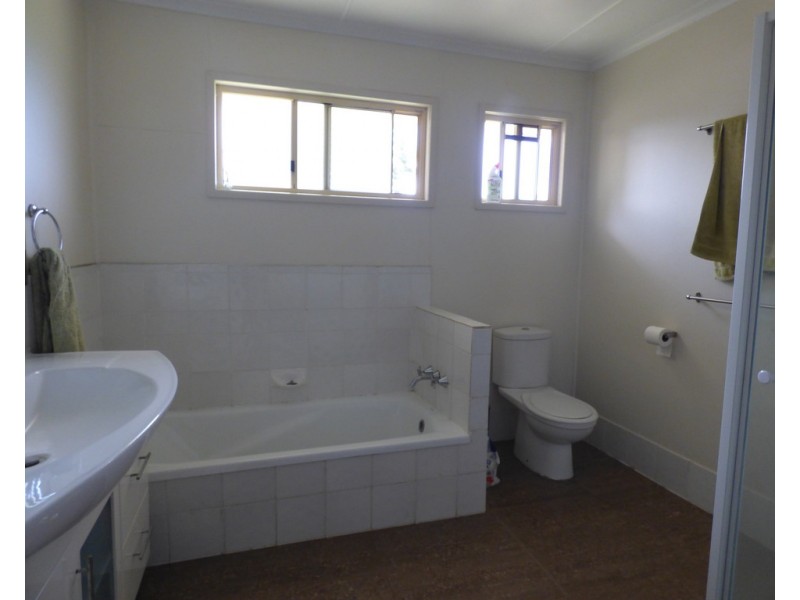 10 Logan Lane, St George QLD 4487