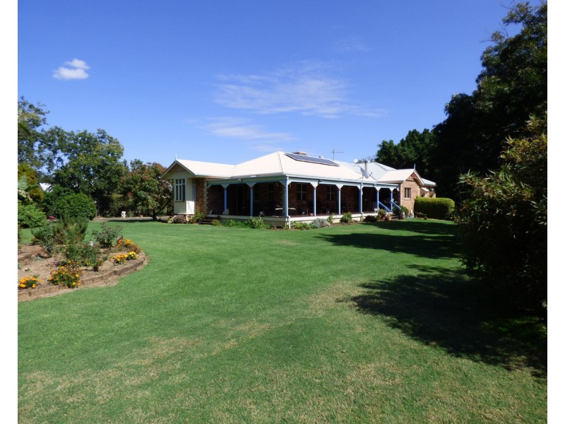 249-253 Alfred Street, St George QLD 4487