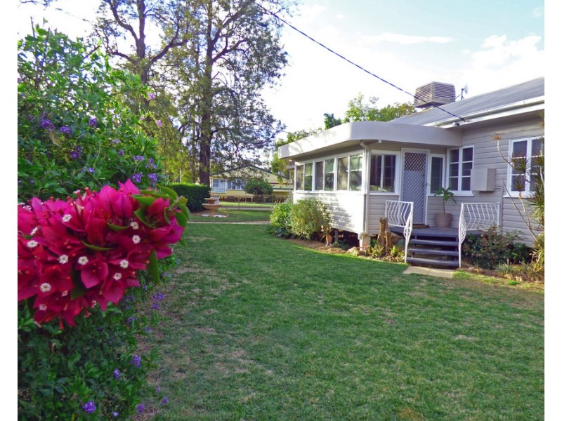 9-11 Church Street, St George QLD 4487