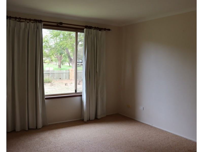 4 Cutler Court, St George QLD 4487