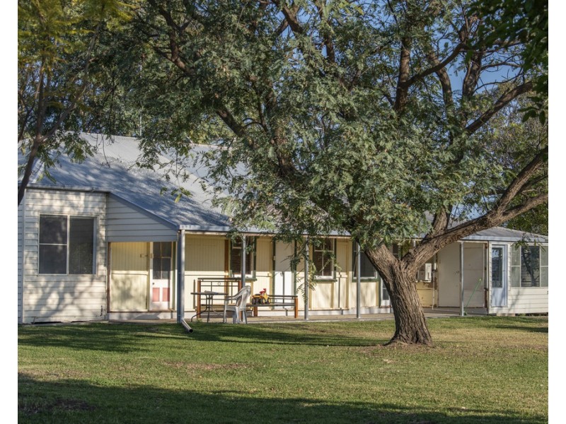 914 RETREAT ROAD, Warkon QLD 4417