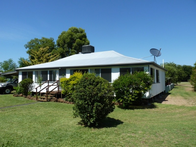 64 Scott Street, St George QLD 4487