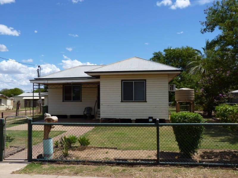 66 Grey Street, St George QLD 4487