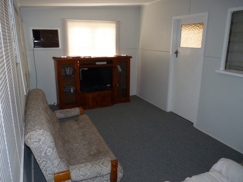 66 Grey Street, St George QLD 4487