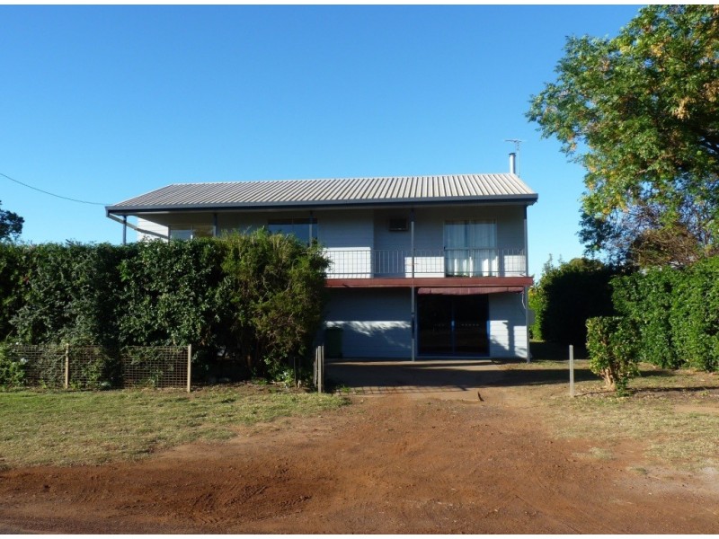 19 Andrew Street, St George QLD 4487