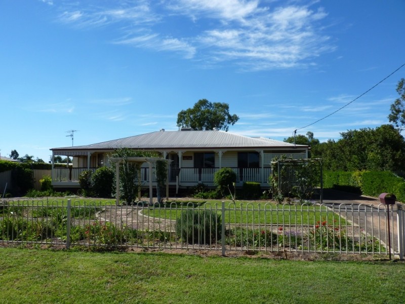 15 Taylor Street, St George QLD 4487