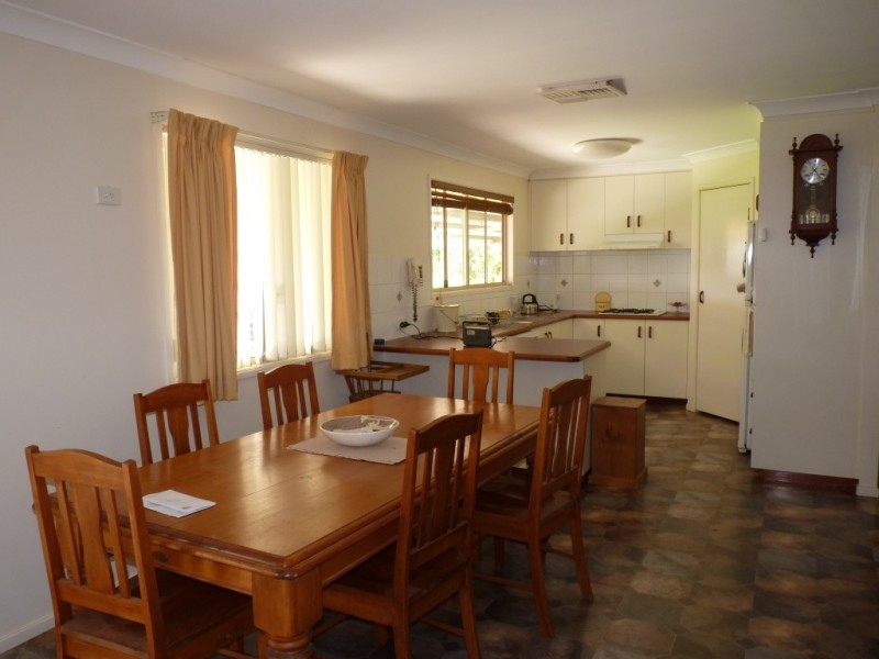 15 Taylor Street, St George QLD 4487