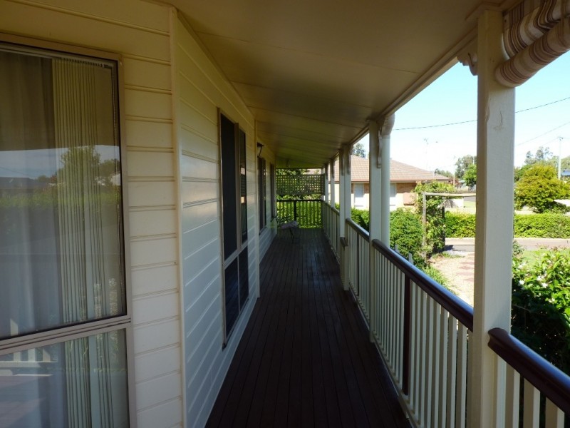 15 Taylor Street, St George QLD 4487