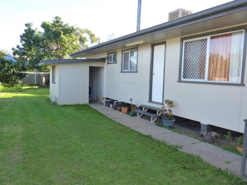 Unit 2, 14 Hutt Street, St George QLD 4487