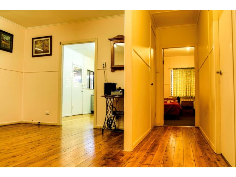 10 Victoria Street, St George QLD 4487