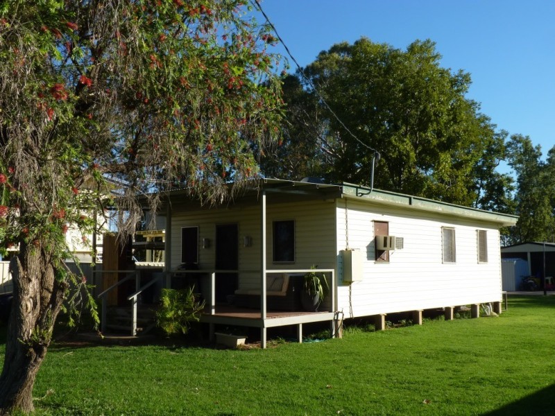 6 Boronia Avenue, St George QLD 4487