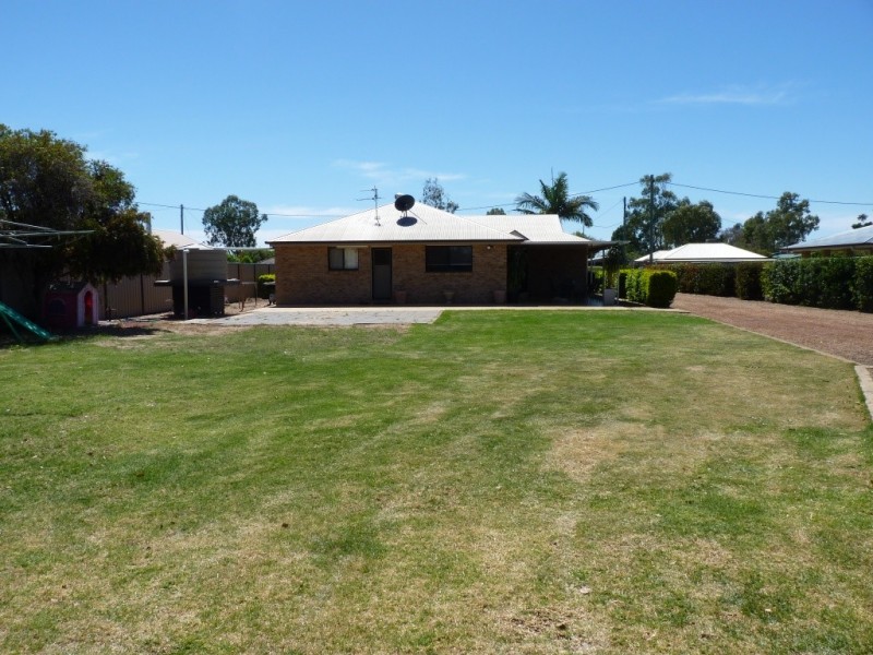 20 Taylor Street, St George QLD 4487