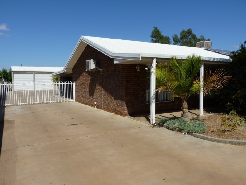 72 Barlee Street, St George QLD 4487