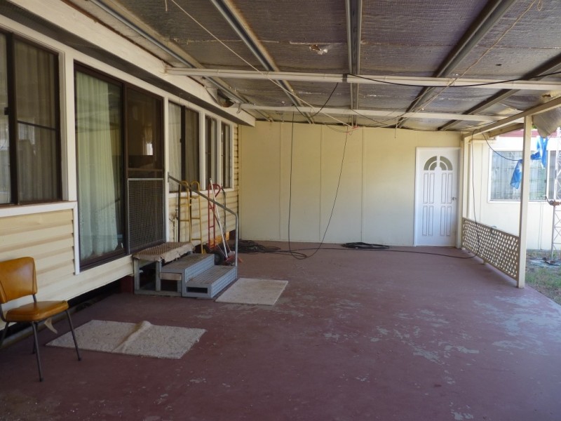 84 Grey Street, St George QLD 4487