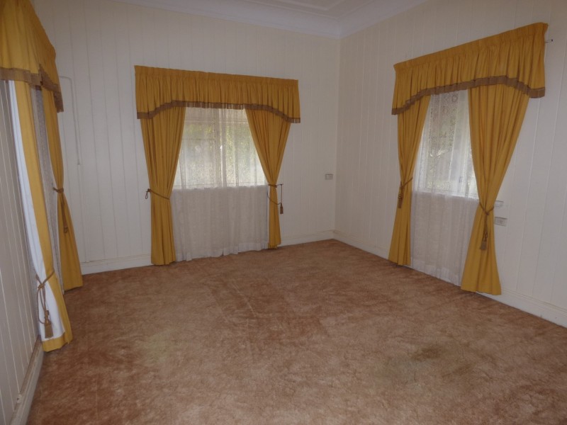 84 Grey Street, St George QLD 4487