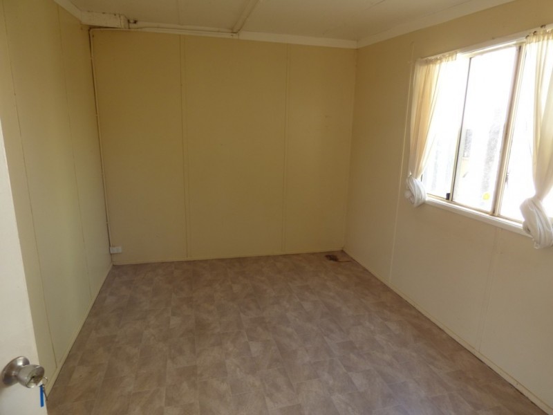 84 Grey Street, St George QLD 4487