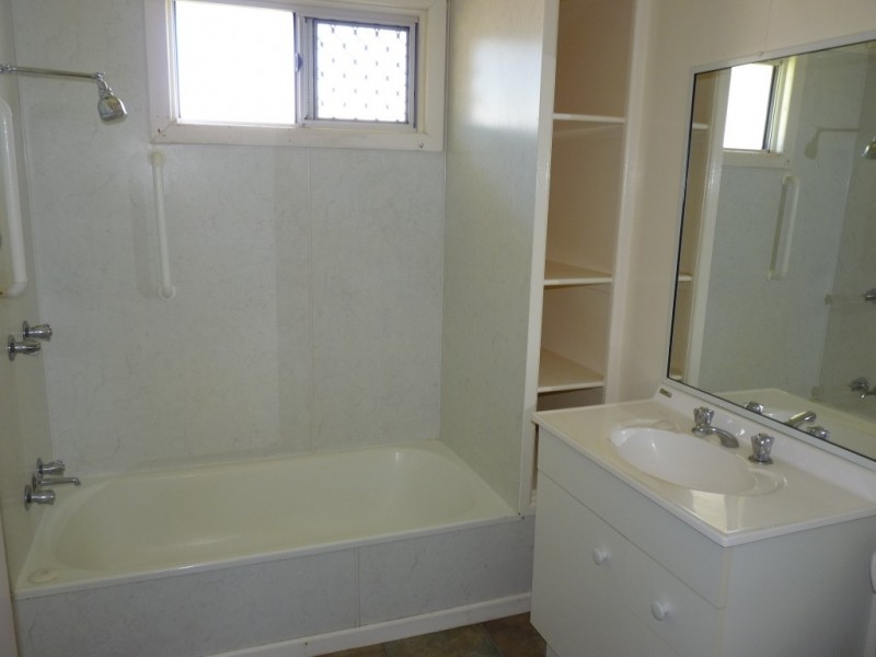 Unit 1, 14 Hutt Street, St George QLD 4487