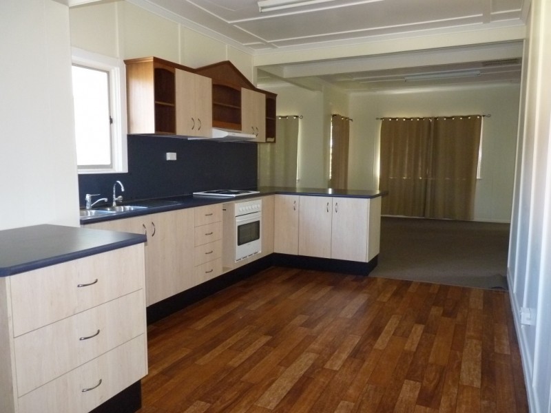 73 Grey Street, St George QLD 4487