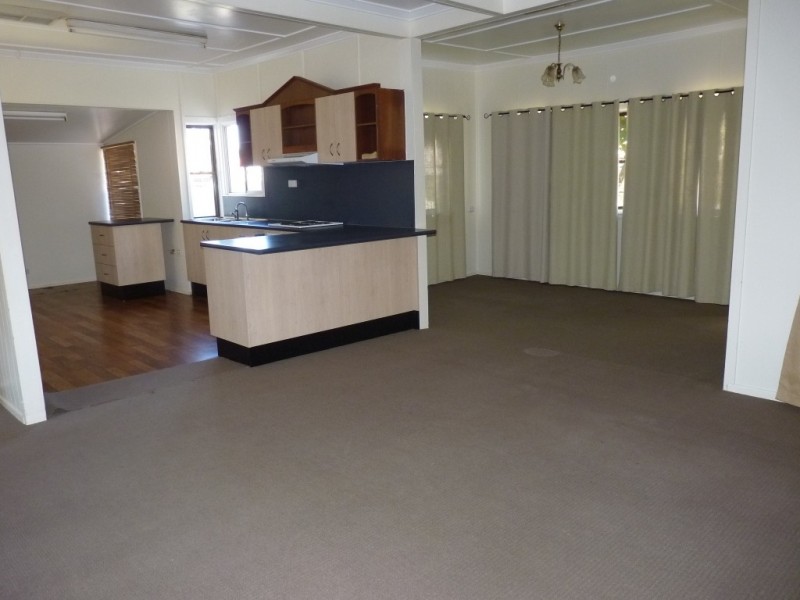 73 Grey Street, St George QLD 4487