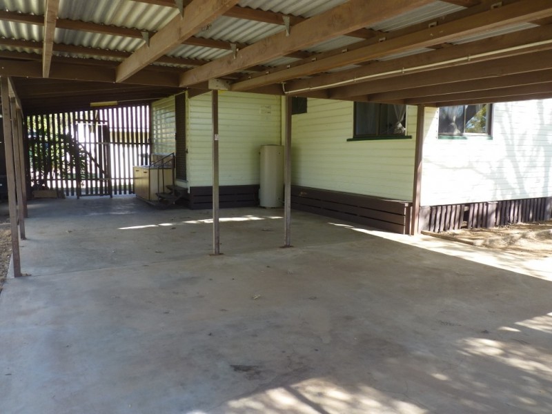 73 Grey Street, St George QLD 4487