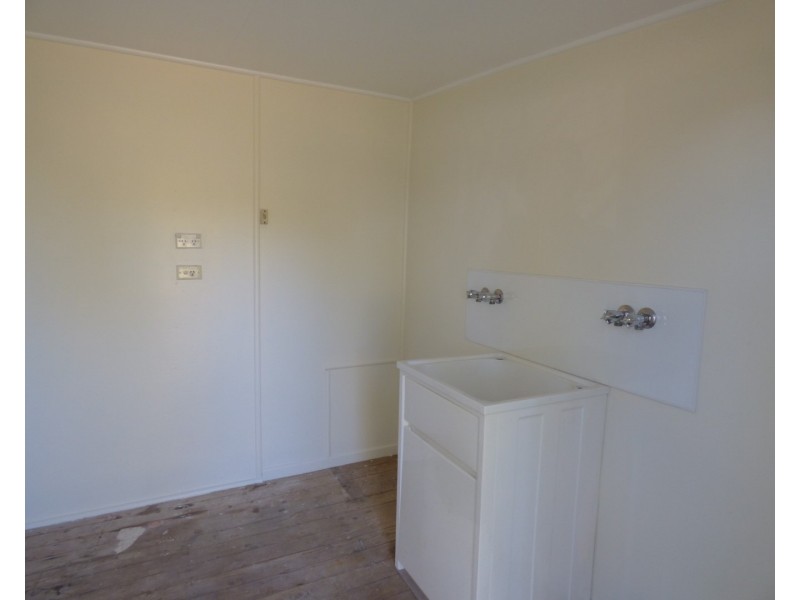 Unit 2, 140 Alfred Street, St George QLD 4487
