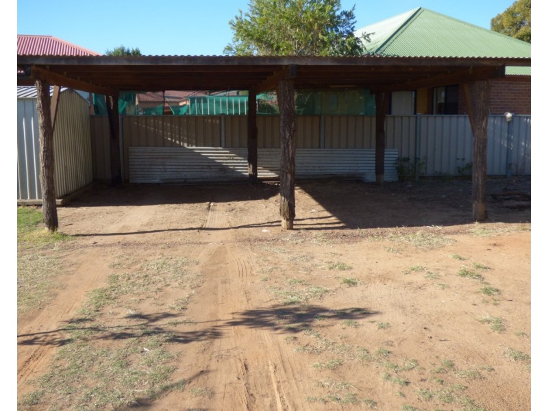 Unit 2, 140 Alfred Street, St George QLD 4487