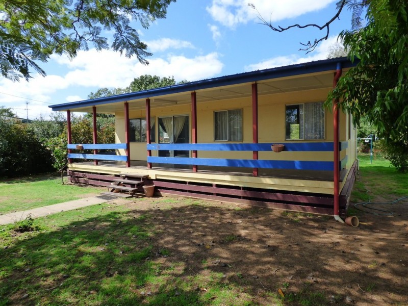 10 Alfred Street, St George QLD 4487