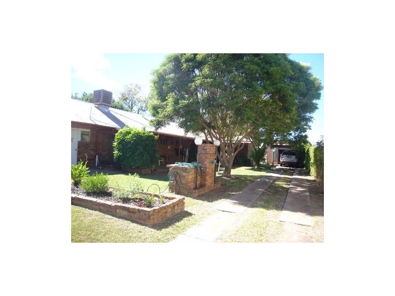 136 Victoria Street, St George QLD 4487