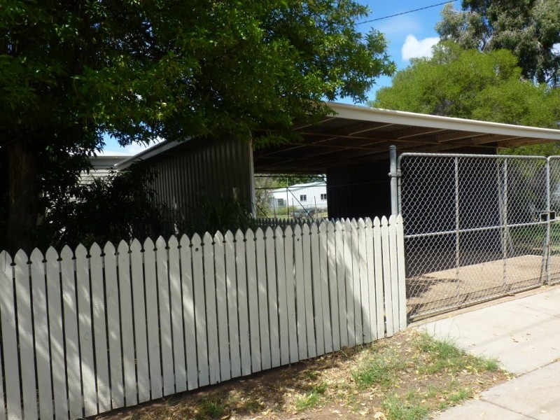 Unit 2, 164 Victoria Street, St George QLD 4487