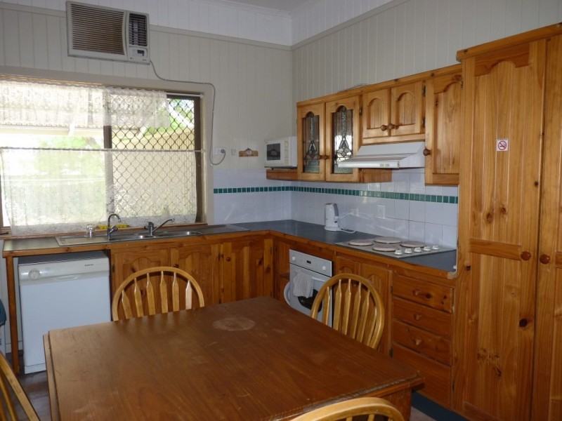 Unit 2, 164 Victoria Street, St George QLD 4487