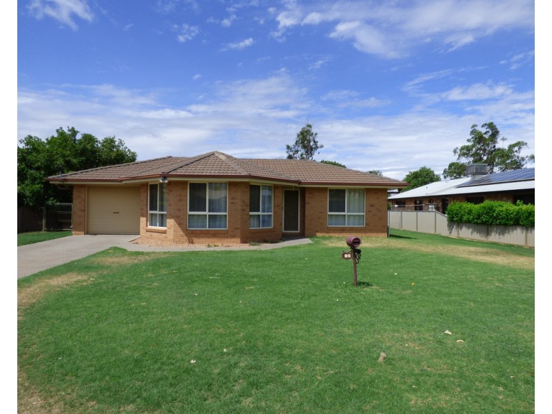 17 Taylor Street, St George QLD 4487