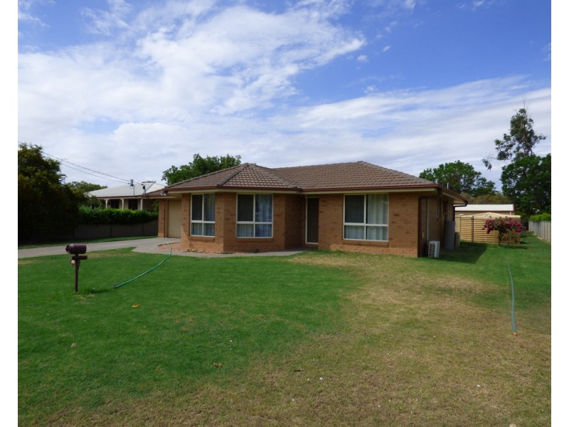 17 Taylor Street, St George QLD 4487