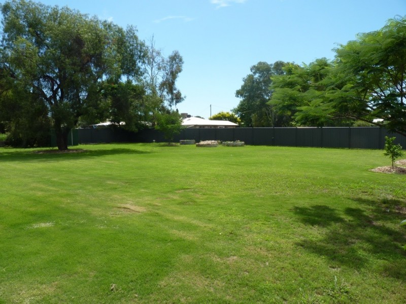 69 Scott Street, St George QLD 4487