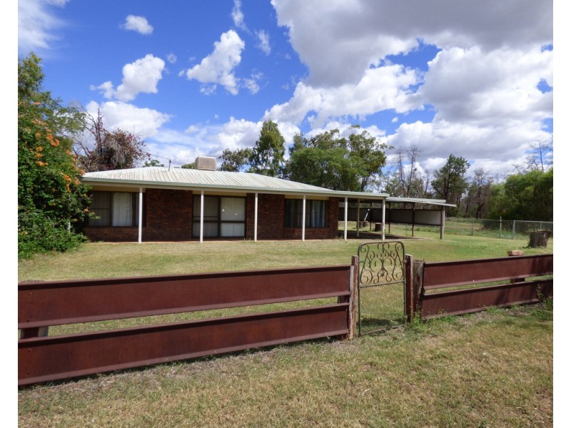 54 Pine Street, Thallon QLD 4497