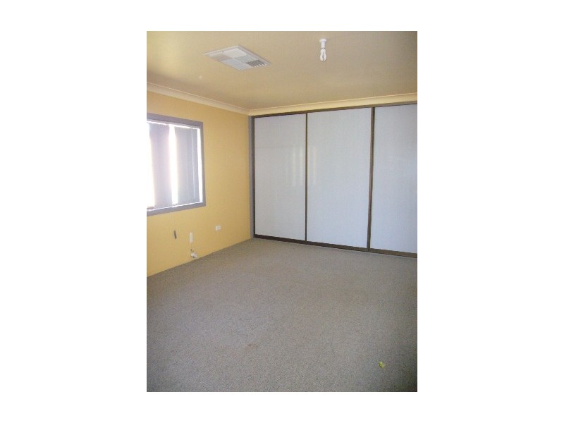 136 VICTORIA STREET, St George QLD 4487