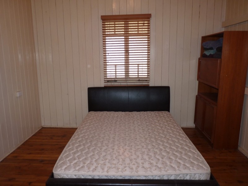 34 Barlee Street, St George QLD 4487