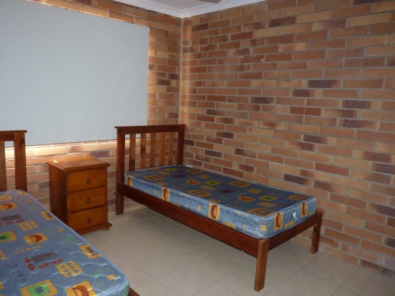 Unit 2, 2 Taylor Street, St George QLD 4487