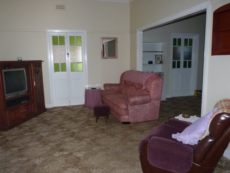 77 Grey Street, St George QLD 4487