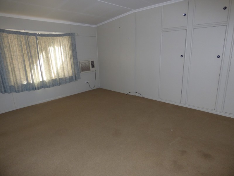 5 Church Street, St George QLD 4487