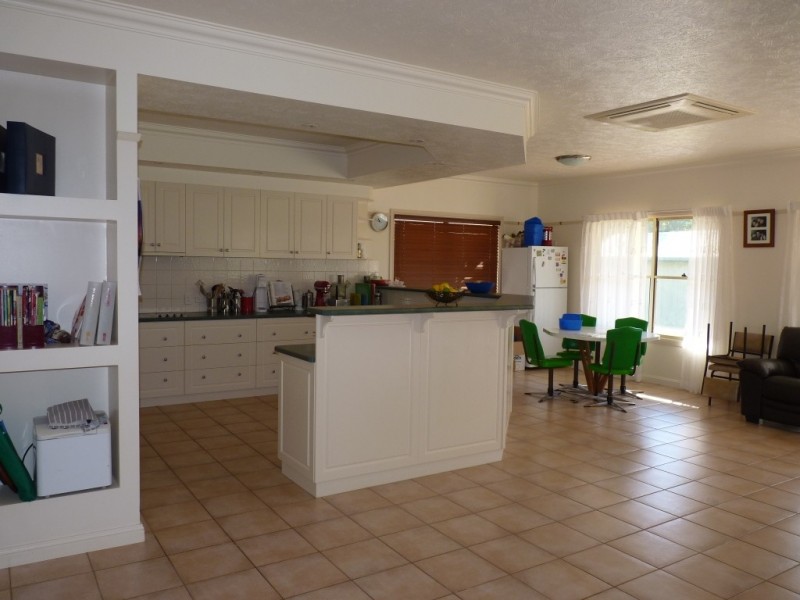 15-17 Weatherall Street, St George QLD 4487