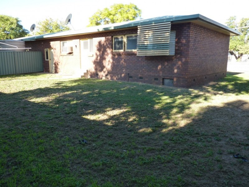 2/185 Victoria Street, St George QLD 4487