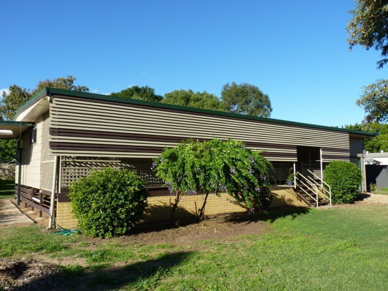 13 Elizabeth Street, St George QLD 4487