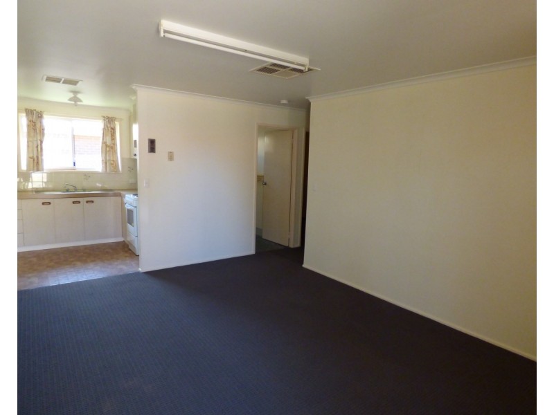Unit 1, 11-13 Alfred Street, St George QLD 4487