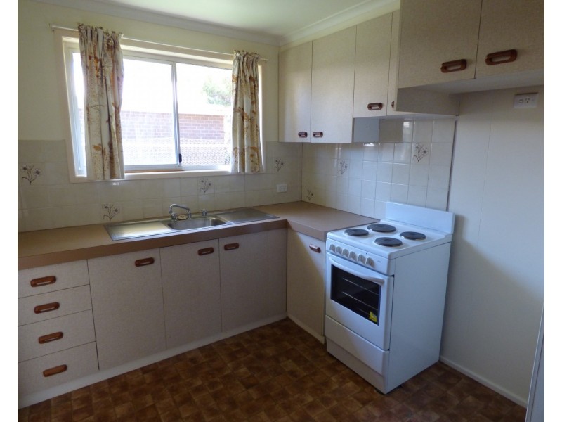 Unit 1, 11-13 Alfred Street, St George QLD 4487