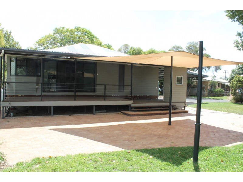 55 Scott Street, St George QLD 4487