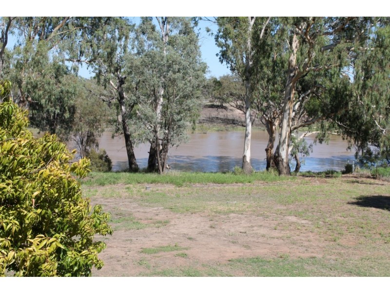 72-74 Albert Street, St George QLD 4487