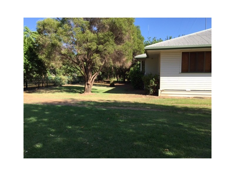 9 Murchison Street, St George QLD 4487