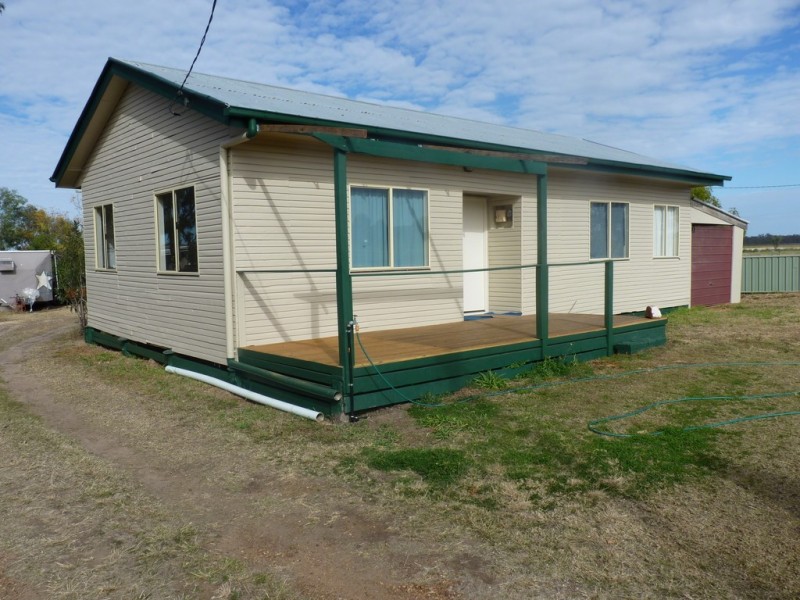 1 Moore Street, Dirranbandi QLD 4486