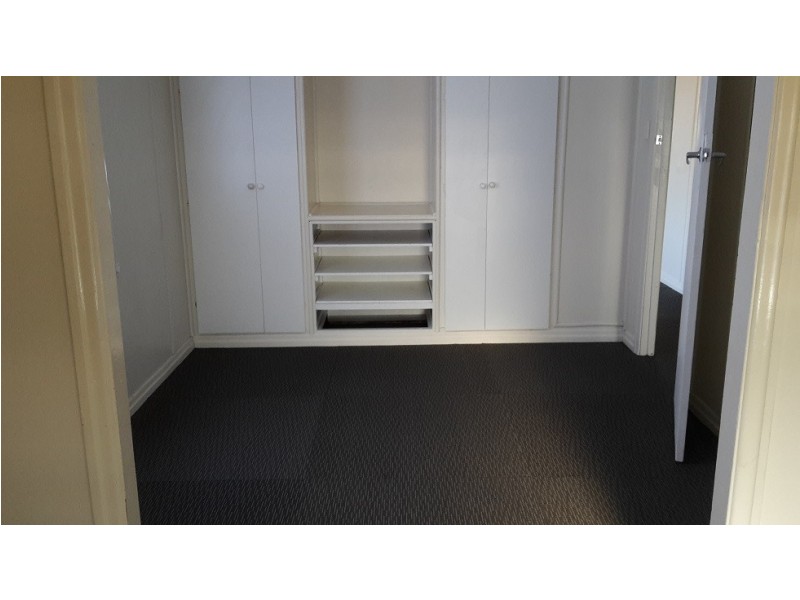 1 Moore Street, Dirranbandi QLD 4486